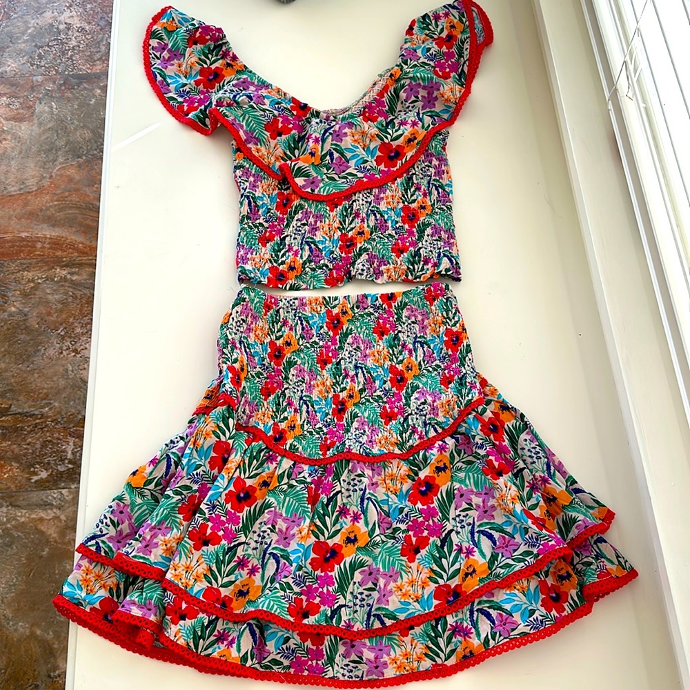 Lost + Wander skirt and top.  Size XS